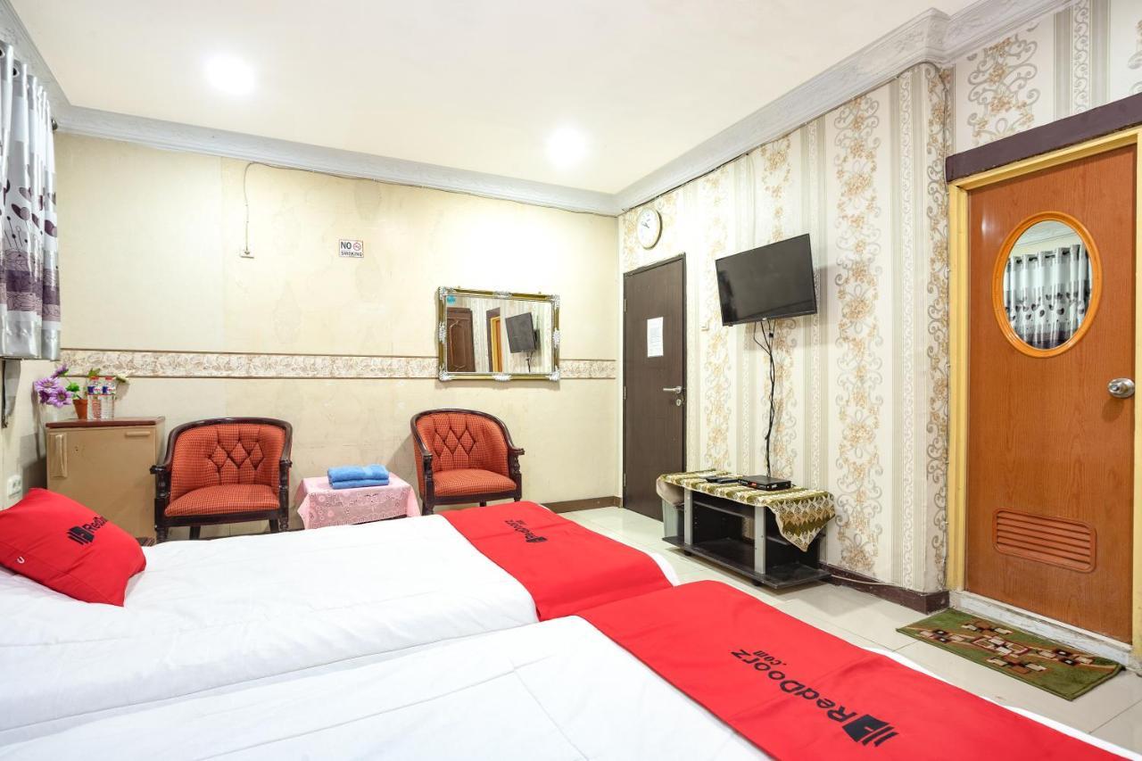 เรดดอร์ซ เนียร์ อาร์เอส จิกินี Hotel จาการ์ตา ภายนอก รูปภาพ
